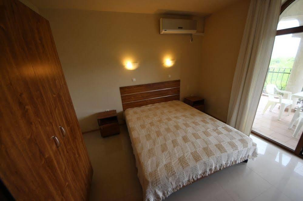 Menada Green Hills Apartments Sozopol Ngoại thất bức ảnh